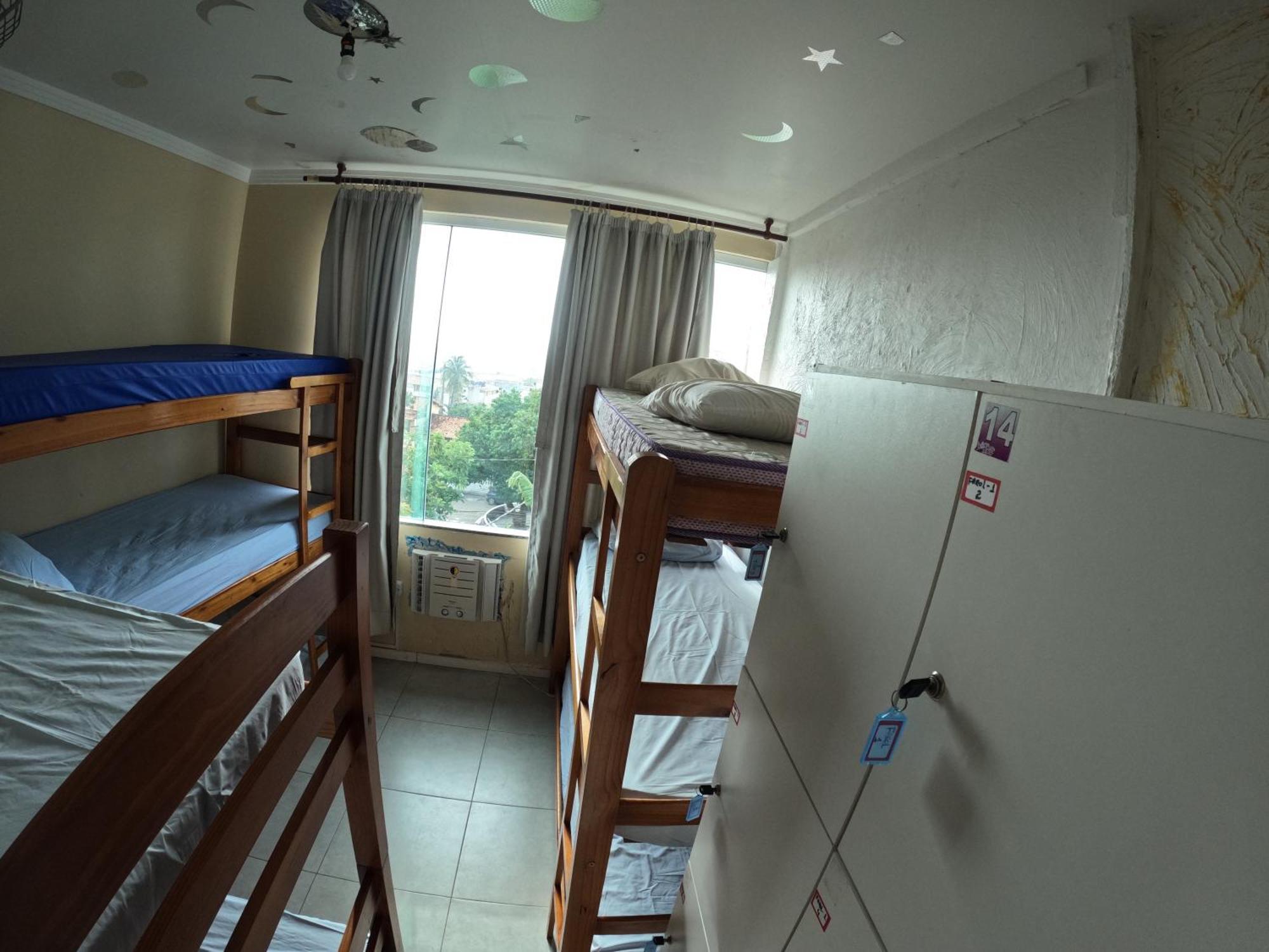 Paraiso Hostel *