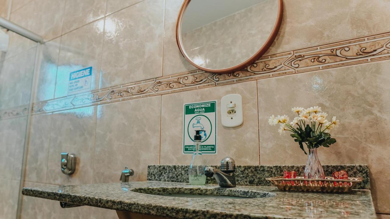 Hostal Paraíso *