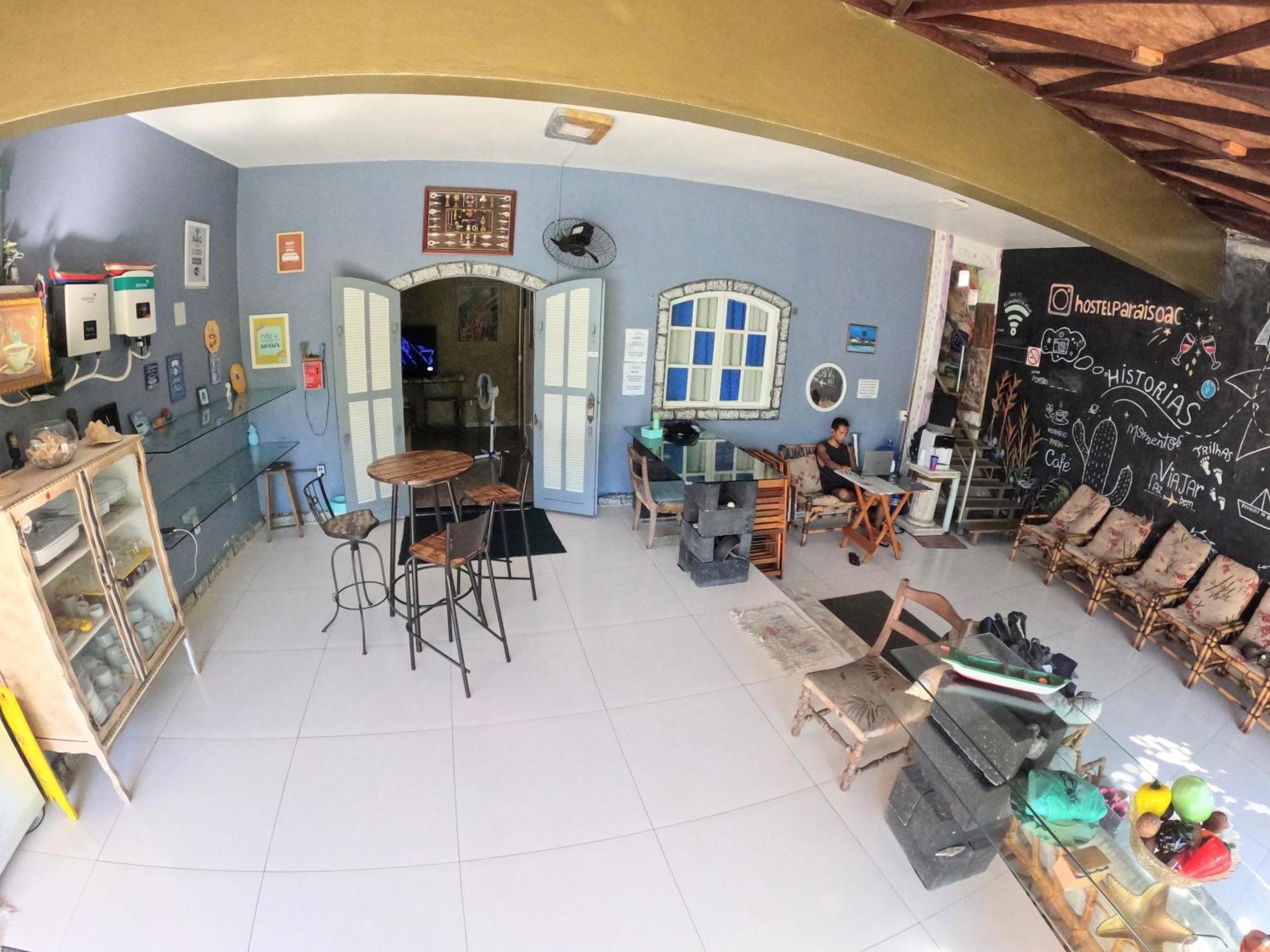 Paraíso Hostal *